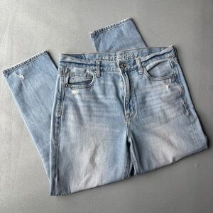 AMERICAN EAGLE | Trendy Distressed High Rise Mom Jean | Size 8 Short